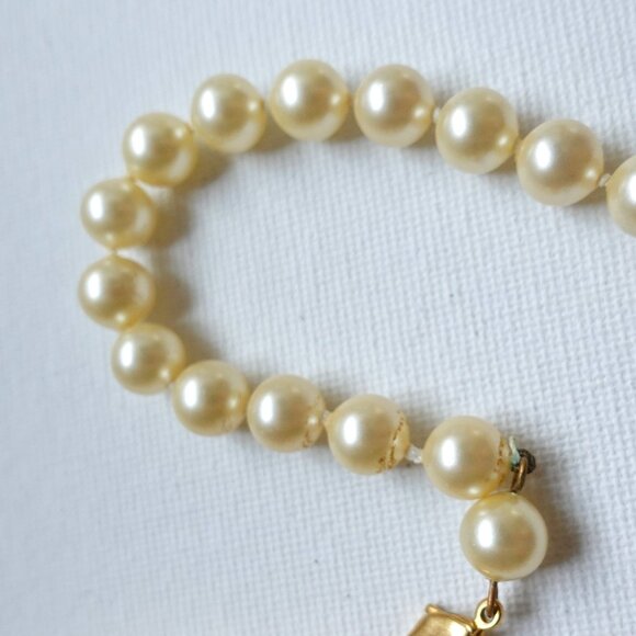 Vintage Faux Pearl Necklace with Purple Stone Accent - Picture 4 of 7